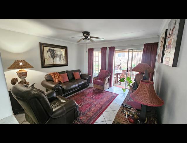 2 BEDROOM SIMPLEX FOR SALE IN MORELETA PARK